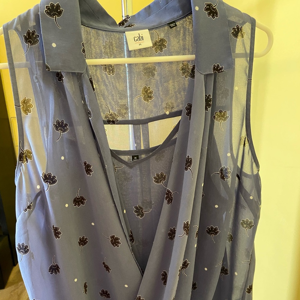 Purple two-fee top
